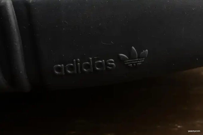 BB1839 Triple Yeezy Adidas Boost Black 750 Cblack 0515